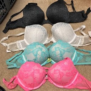 Set of 4 Victoria’s Secret bras 32 D